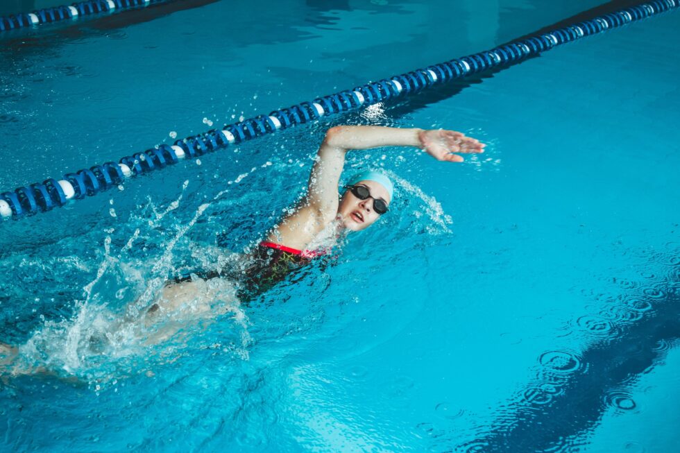 How to Lose Weight by Swimming: Effective Tips and Benefits